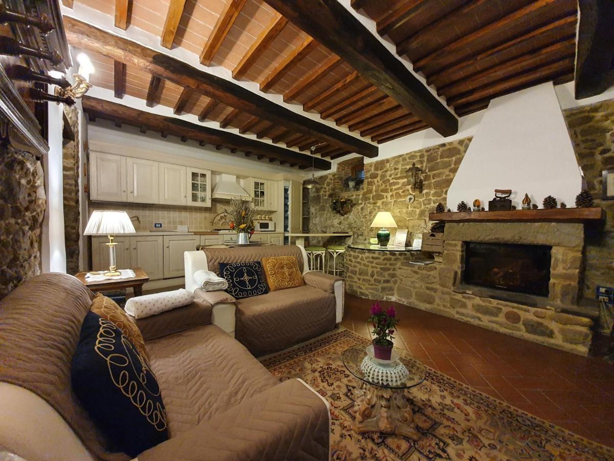 The Small Castle Cortona Bagian luar foto